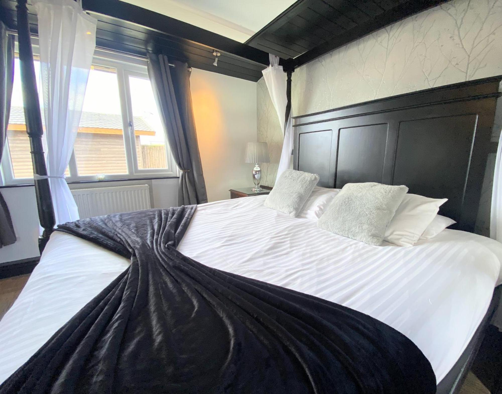 הוילה Kelty Ochil 9 With Private Hot Tub - Fife - Loch Leven - Lomond Hills - Pet Friendly מראה חיצוני תמונה