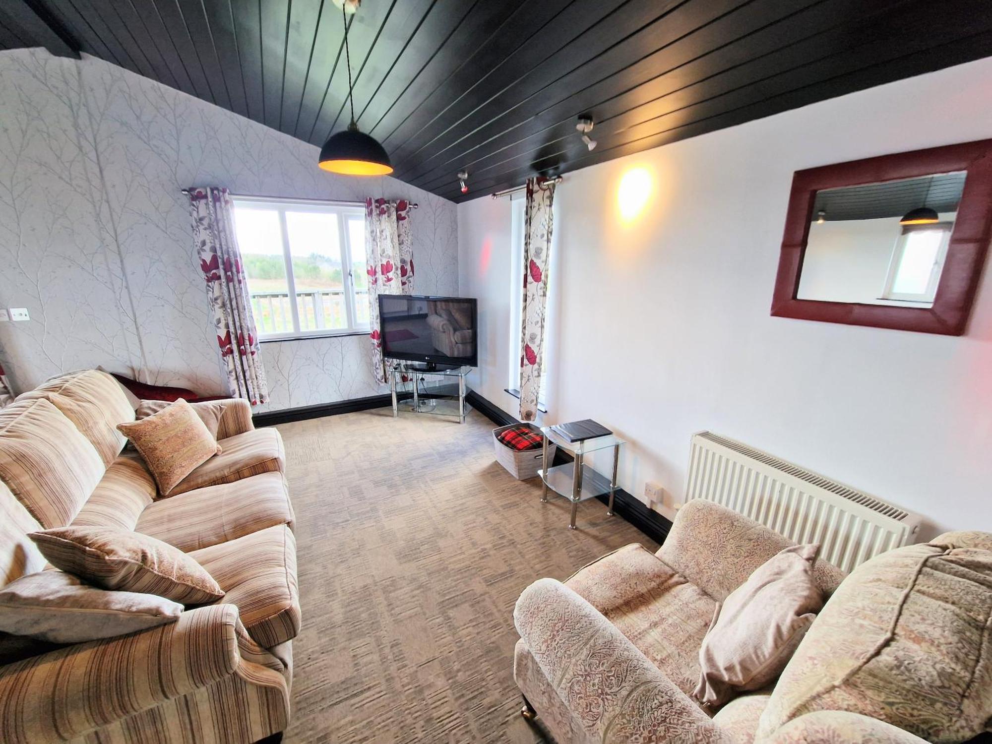 הוילה Kelty Ochil 9 With Private Hot Tub - Fife - Loch Leven - Lomond Hills - Pet Friendly מראה חיצוני תמונה