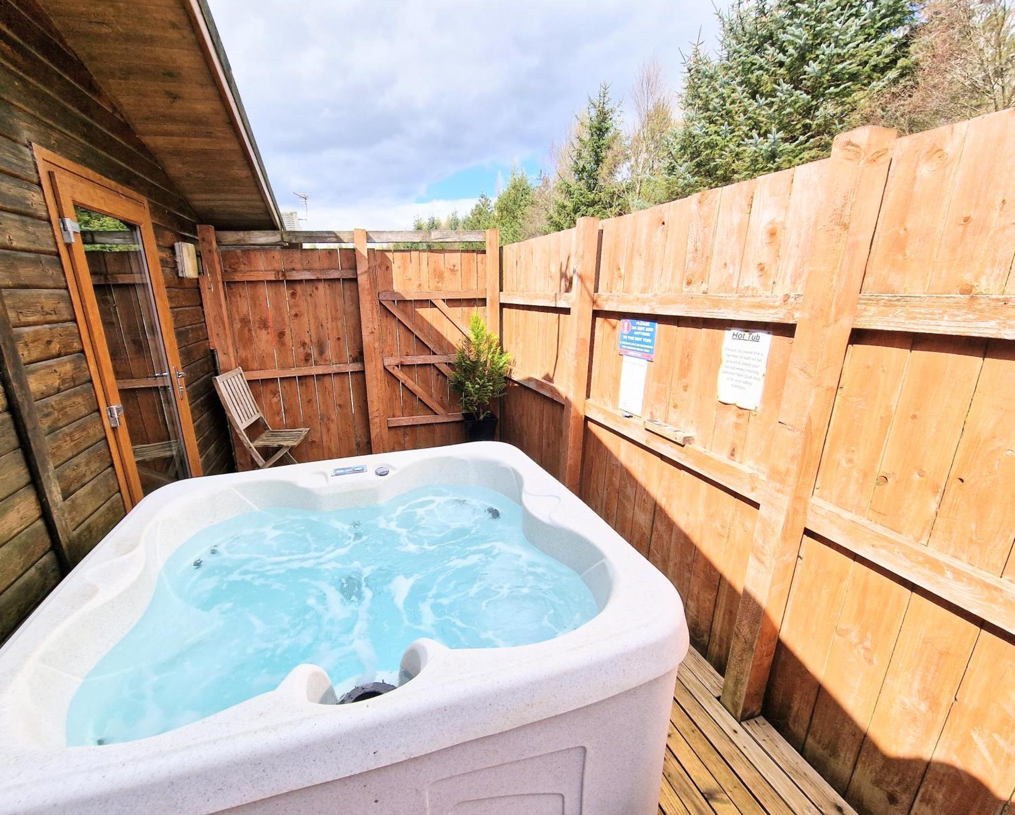 הוילה Kelty Ochil 9 With Private Hot Tub - Fife - Loch Leven - Lomond Hills - Pet Friendly מראה חיצוני תמונה